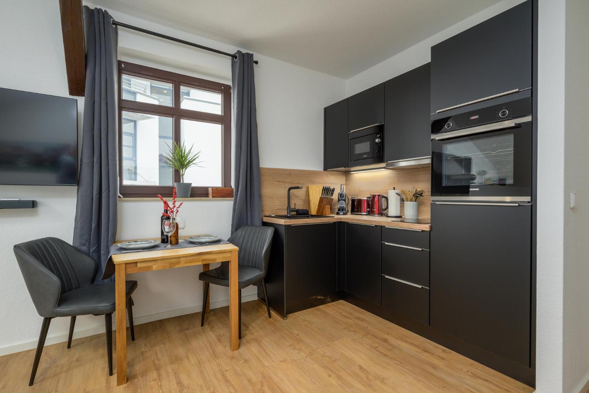 Apartment Sweethome - Zentral - Kueche & Parkplatz, Wifi *