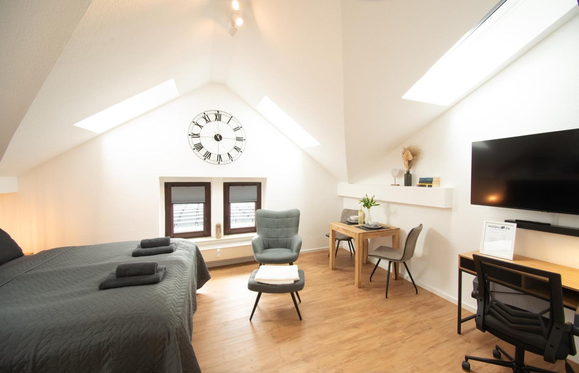 Sweethome - Zentral - Kueche & Parkplatz, Wifi Apartment *