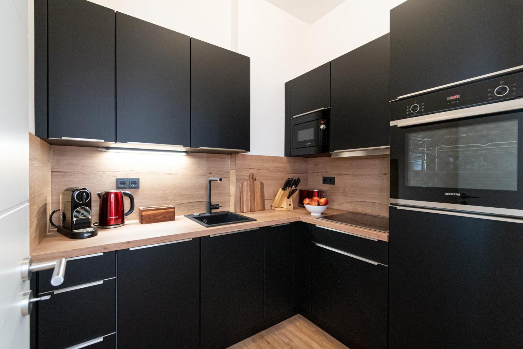 Sweethome - Zentral - Kueche & Parkplatz, Wifi Apartment